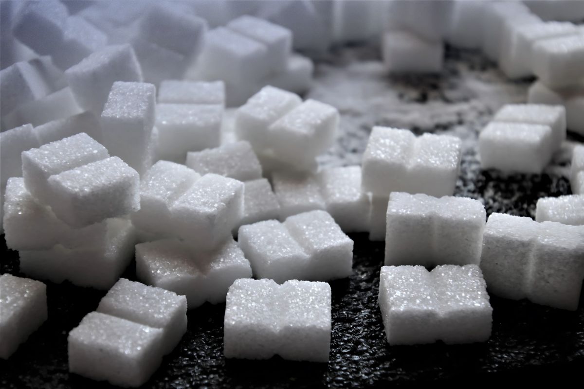 Ile Polacy jedzą cukru rocznie? Odpowiedź może Cię zaskoczyć!